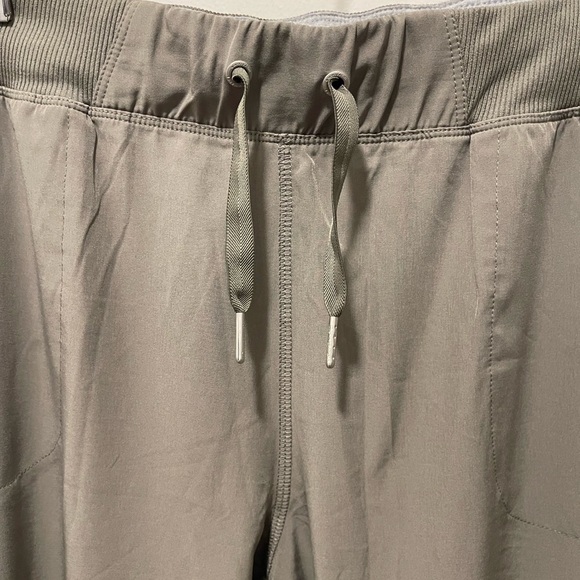 Calvin Kline army green wind performance pants. XL size - Picture 3 of 9